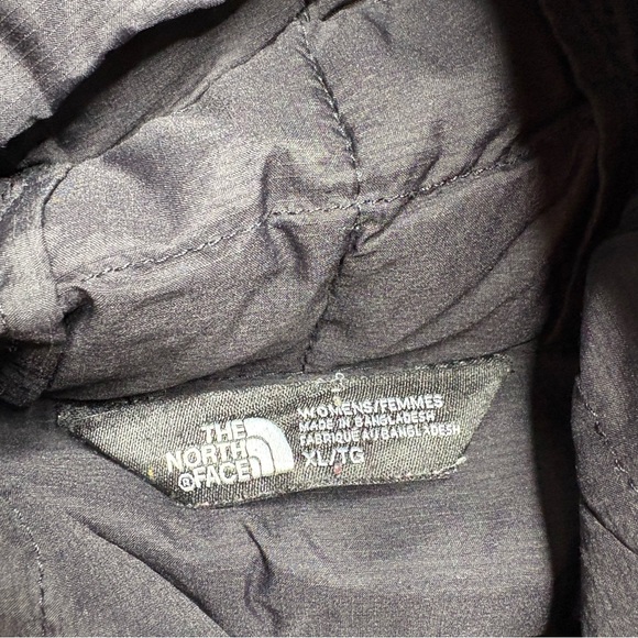 The North Face Women’s Thermoball Jacket - Picture 3 of 5